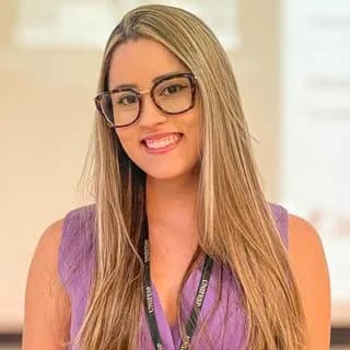 Foto de Dra. Andressa Estógio